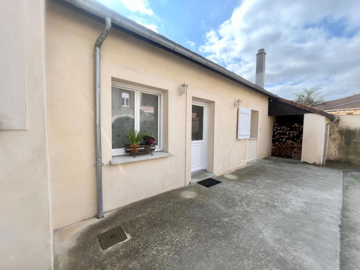 Le Retro Champlay Villa Exterior photo