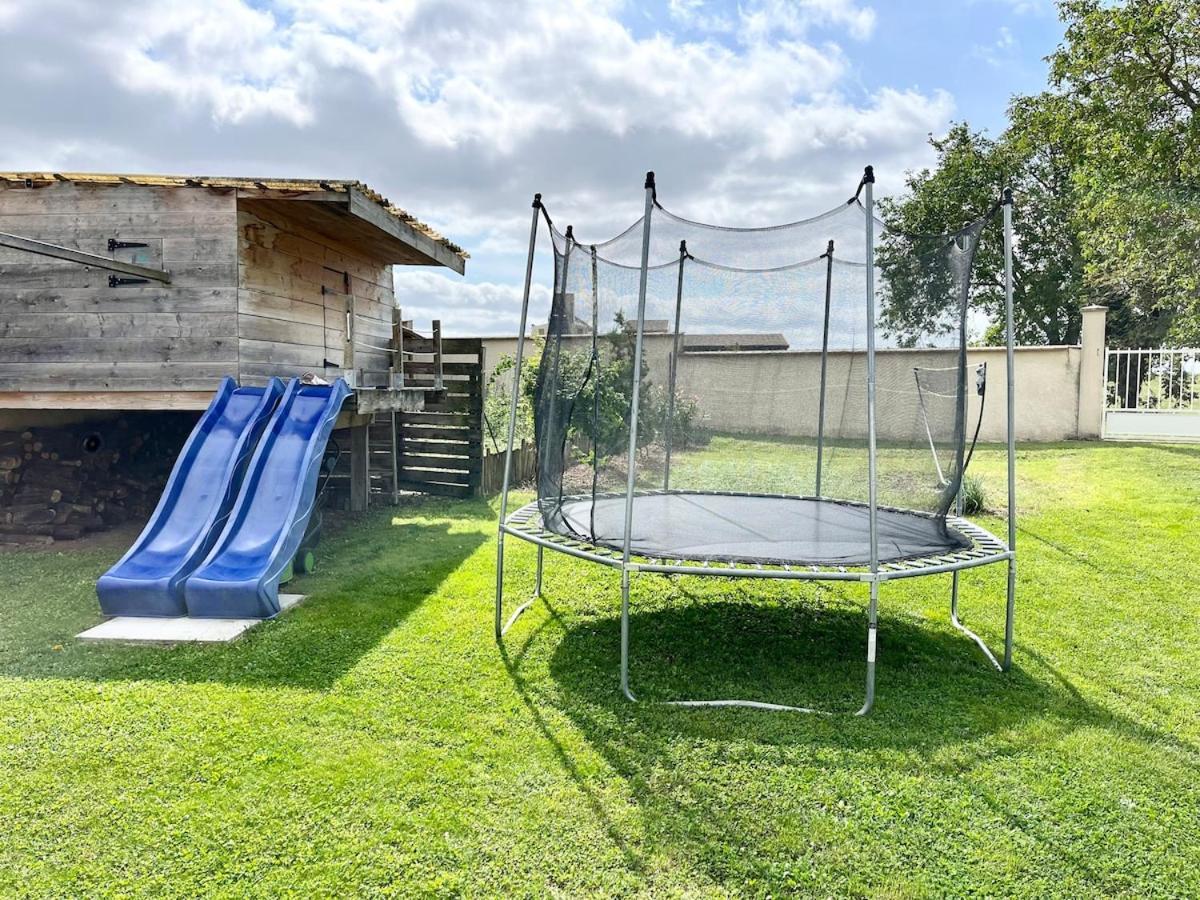 Le Retro Champlay Villa Exterior photo