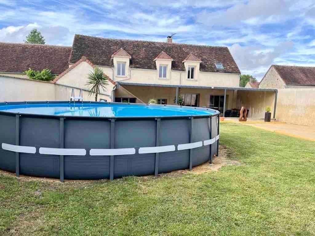 Le Retro Champlay Villa Exterior photo